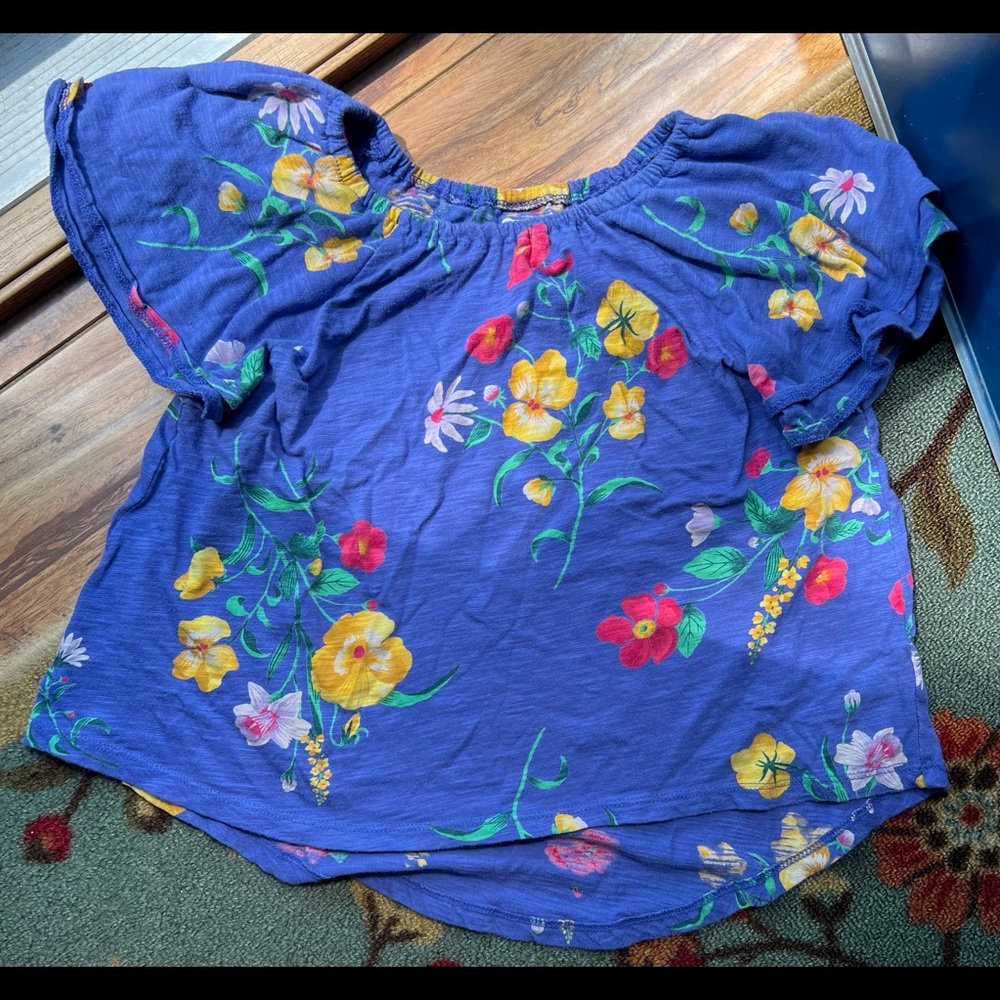 Old Navy girls off shoulder floral top! Size 6-7
